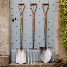 Load image into Gallery viewer, Kent &amp; Stowe Stainless Steel Digging Spade Rust Resistant FSC For Gardening