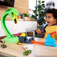 Load image into Gallery viewer, Hot Wheels Toxic Snake Strike Playset