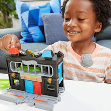 Load image into Gallery viewer, Hot Wheels Downtown Police Station Playset