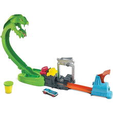 Load image into Gallery viewer, Hot Wheels Toxic Snake Strike Playset